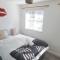 2 Bedroom end of terrace house - Wellington