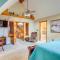 Pet-Friendly Canyon Lake Cabin, 1 Mi to Water!