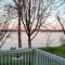 Lake Front Cottage, 5 Star Golf Course!! Spacious, Dream Resort!! - Keene