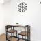 Central Buckingham Apartment #1 with Free Parking, Pool Table, Fast Wifi and Smart TV with Netflix by Yoko Property