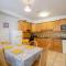 106 - The Townhouse by Shortstays - Galway