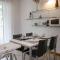 Riva Central Apartment - Free Parking