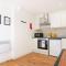 Central Buckingham Apartment #4 with Free Parking, Pool Table, Fast Wifi and Smart TV with Netflix by Yoko Property - 白金汉