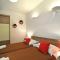 Rooms & Apartments 72