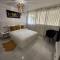 Hello-Guyane, Marina 4, Studio Prestige 5 étoiles - 马罗尼河畔圣洛朗