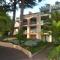 Appartement rénové, piscine à débordement, vue mer