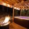 Corlieu Falls Cabin in Sugar Pine 8 miles from Yosemite with Gazebo, Hot tub a shack and Bar top - Окхерст