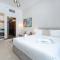 Marina Dreams Studio with a Tropical Twist
