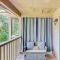 Apple Valley Treetop Villa