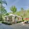 Le Canard Cottage with Porch 10 Mi to Asheville! - Arden