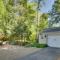 7 Mi to The Biltmore Le Canard Cottage with Porch - Arden