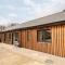 1 Caddaford Barns