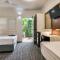Palms City Resort