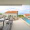 VILLA SOLIS - LACUS Apartment Cijan mit beheiztem Pool - Njivice