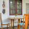 Tunjung guest house lovina beach