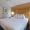 Ramada by Wyndham Costa Mesa/Newport Beach