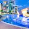 Modern Riverside Oasis - Gym Pool WiFi & Parking - Brisbane