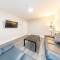 RYAN AIR I BNB - Huge 4 Bedroom House with Free Parking