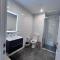 3 bedroom apartment in Newmarket