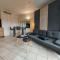 Rare : au bord du lac d’Annecy, cosy appartement en rez de jardin avec terrasse privative