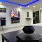 Luxury Condo - pool in Kingston G28