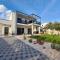 Villa Adria near Šibenik, 90 meters from the sea