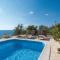 Two-Bedroom Holiday Home In Dingac