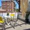 La Casita , 2 Floors Apartment, Private Parking 1 car OR 2 Bikes, Air-Cond and Terrace