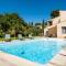 Calm family house with swimming pool