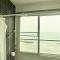 บ้านชายทะเล ที่พักติดทะเล ระยอง หาดแสงจันทร์ - 罗勇