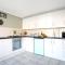 Central MK House with Free Parking, Fast Wifi, and Smart TV with Xbox, Sky TV Packages and Netflix by Yoko Property - Milton Keynes