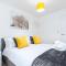 Fortified Luxury Apartment with Balcony and free parking - Bristol