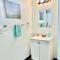 Private Room with Shared Bathroom on the 1st Floor 10 minutes walk to University of Washington - Seattle