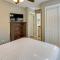 Bella Vista Townhome with Deck Near Back 40 Trails!