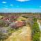 Bella Vista Townhome with Deck Near Back 40 Trails!