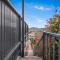 Cosy Cottesloe - Mount Wellington View - Free Parking - Free WIFI