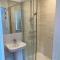 Outstanding 4-Bedroom Town House By Valore Property Services - Milton Keynes