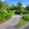Lakeside Lookout - Lake Tarawera Holiday Home