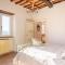 * Farmhouse with views * Walk to everything - بارغا