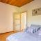 * Farmhouse with views * Walk to everything - بارغا