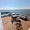 Luxury Houseboat Liberdade with sauna and dinghy - Monnickendam