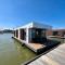 Luxury Houseboat Liberdade with sauna and dinghy - Monnickendam