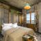 Via Roma Charming Rooms