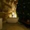 Le temps suspendu, Nuit sous la roche & jacuzzi