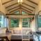 Jolie Tiny House sous les Grands Arbres