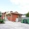 Charming Convenient 2BR Compact House Ringwood