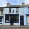 Modern 2 BR Flat in Town Centre