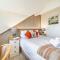Lion Hotel & Studio Apartments