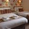 Lion Hotel & Studio Apartments - Criccieth