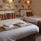 Lion Hotel & Studio Apartments
